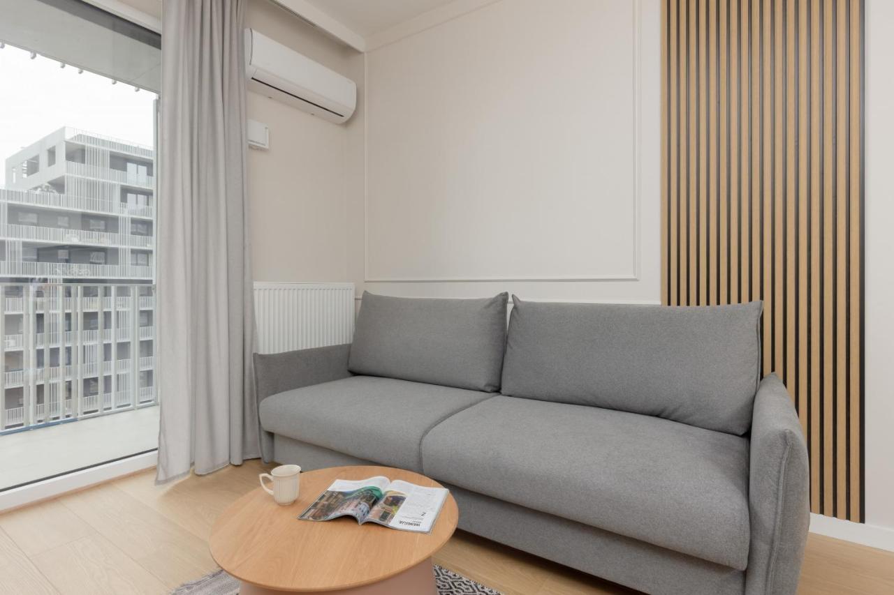 Wola Spacious Flat With Air Conditioning & Balcony By Noclegi Renters Varšava Exteriér fotografie