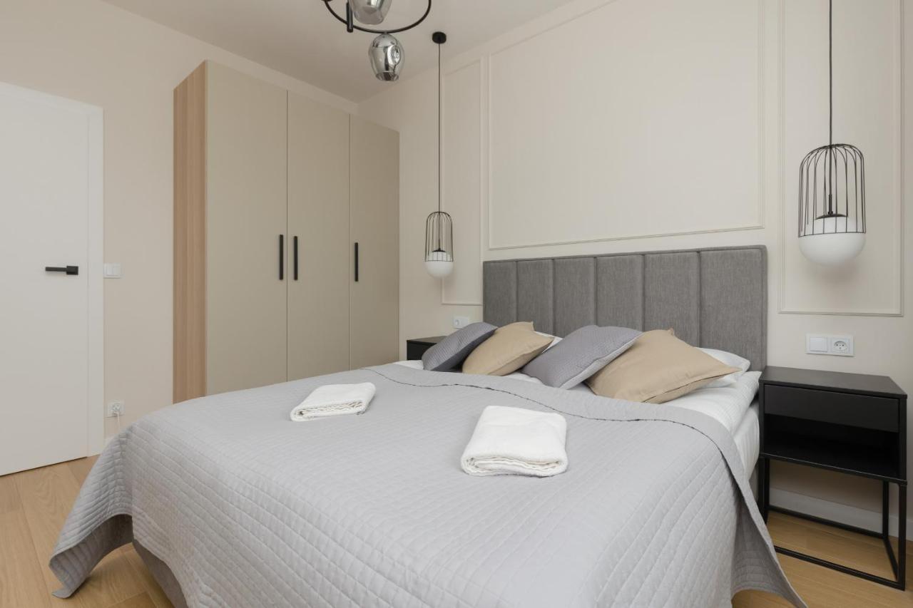 Wola Spacious Flat With Air Conditioning & Balcony By Noclegi Renters Varšava Exteriér fotografie